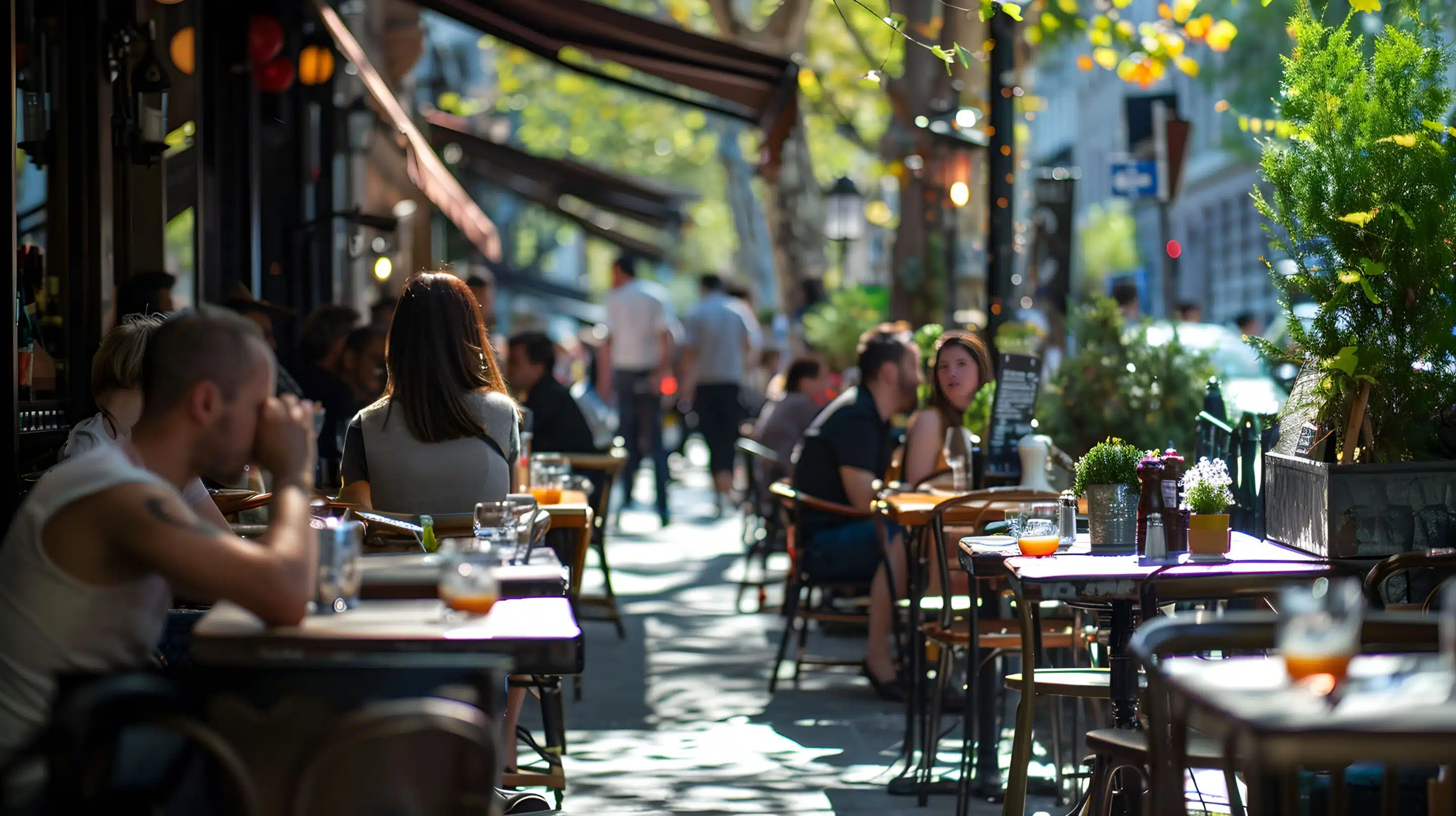 Réouverture des terrasses : comment les villes repensent leurs accès au printemps