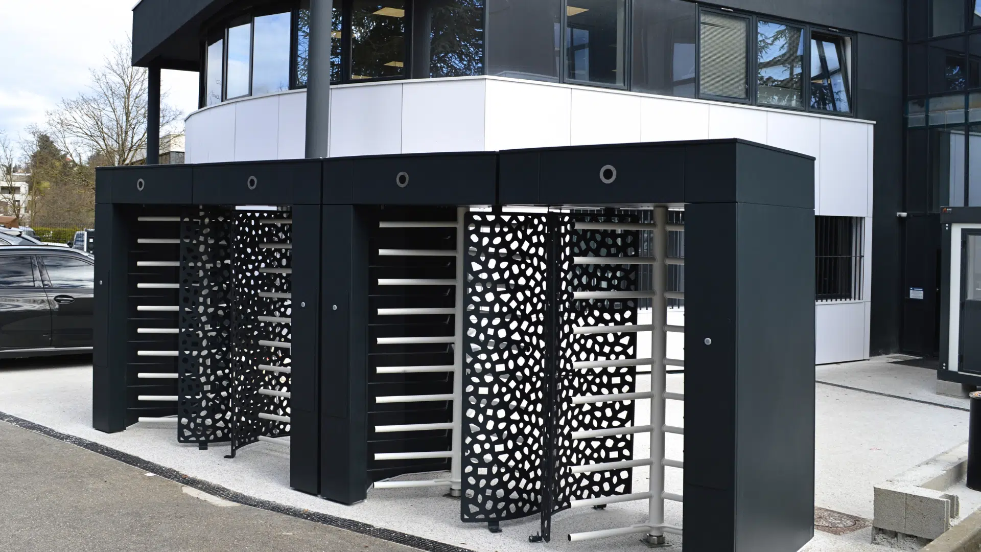 Gestion des flux piétons : Mister Flow PMR, le tourniquet fabriqué en France qui allie sécurité, design et accessibilité
